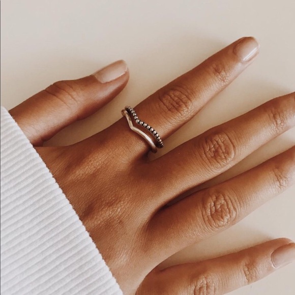 Jewelry - 💜 SET OF (2) STERLING SILVER STACKABLE RINGS
